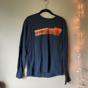 Navy blue nativ long sleeve shirt!